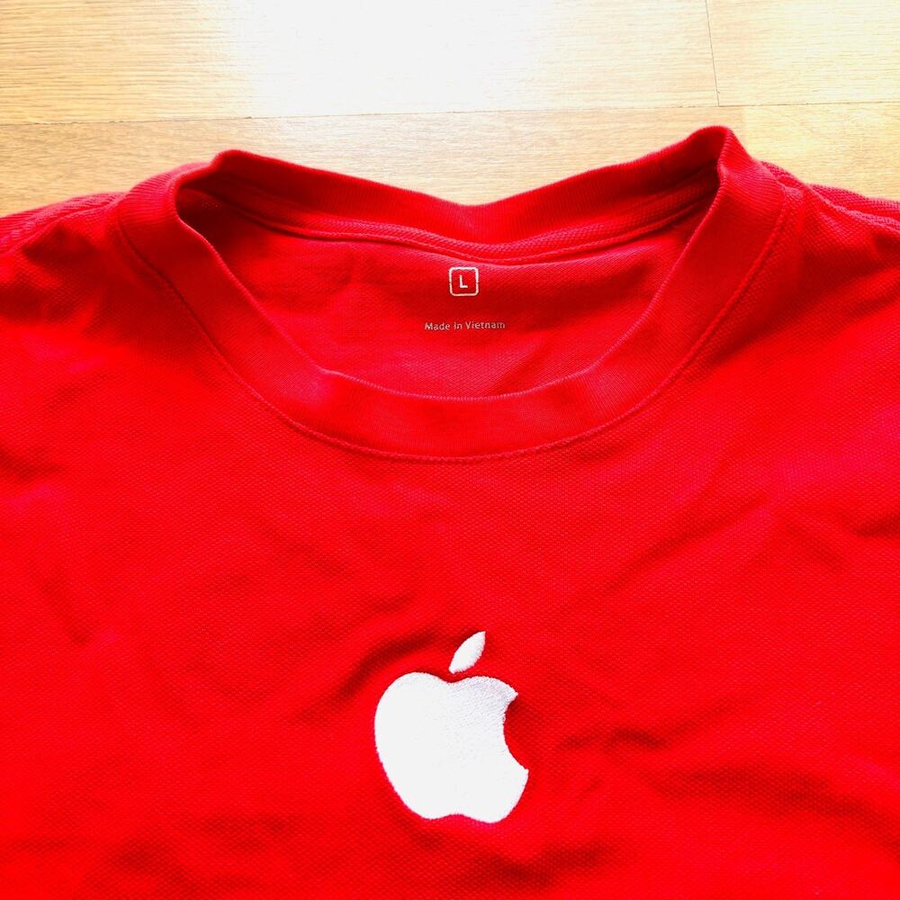 APPLE T SHIRT SIZE LARGE RED